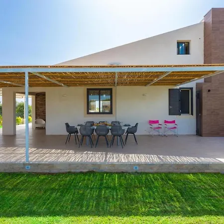 Akos Вилла Рагуза