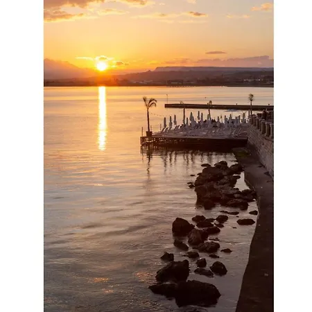 Akos Вилла Рагуза