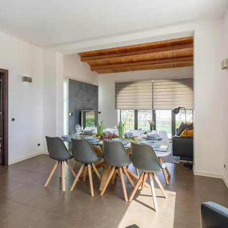 Вилла Akos Рагуза